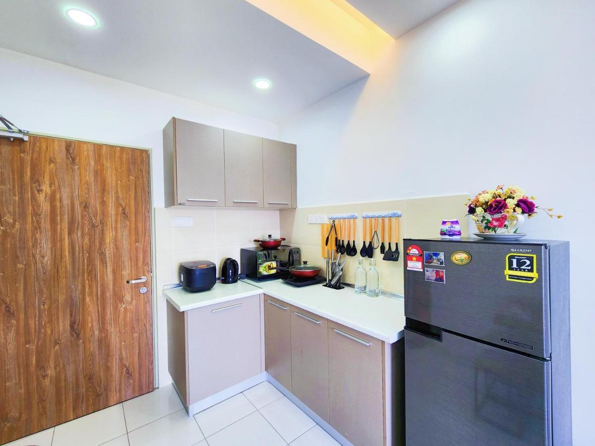 Klia Lili Residensi 5 Plus 2 Pax With Splendid Pool Nilai Buitenkant foto